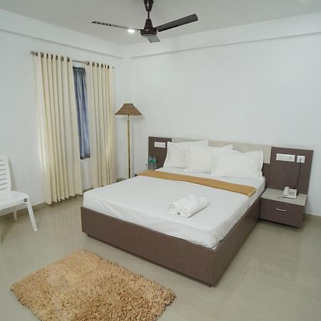 Sn Rooms Perumpavur Exterior photo