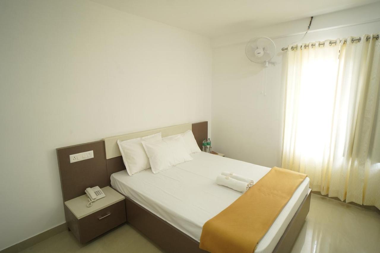 Sn Rooms Perumpavur Exterior photo